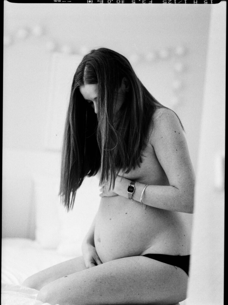 Cómo combinar porteo y lactancia sin estrés